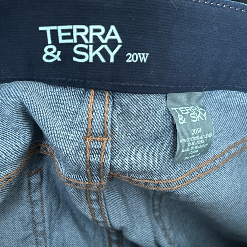 Terra & Sky Women's Blue Jeans